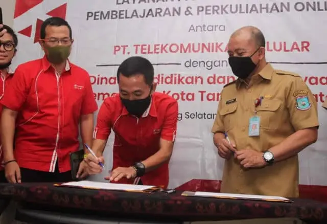 Telkomsel Hadirkan Kuota Terjangkau untuk 500 Lembaga Pendidikan di Tangsel Telkomsel Hadirkan Kuota Terjangkau untuk 500 Lembaga Pendidikan di Tangsel