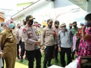 Walikota Tangsel Dampingi Kapolda Metro Kunjungi Kampung Jawara Walikota Tangsel Dampingi Kapolda Metro Kunjungi Kampung Jawara