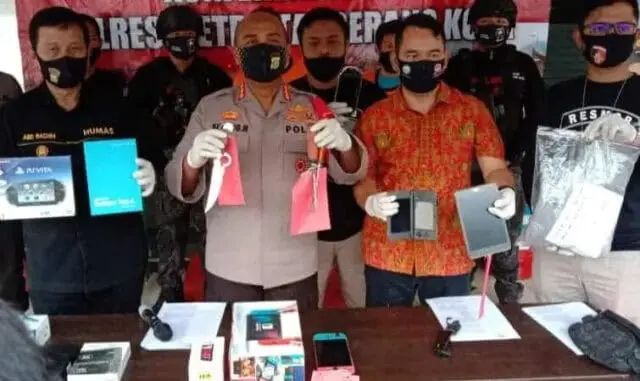 Spesialis Pencuri Rumsong di Kota Tangerang Diringkus Polisi, Satu Pelaku Ditembak Kaki Spesialis Pencuri Rumsong di Kota Tangerang Diringkus Polisi, Satu Pelaku Ditembak Kaki