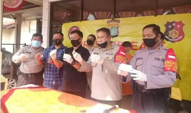 Panik Bawa Sabu Saat Razia PSBB, Dua Pemuda Dicokok Polisi di Sepatan Panik Bawa Sabu Saat Razia PSBB, Dua Pemuda Dicokok Polisi di Sepatan