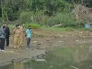 Batu Bekas Penggilingan Gula Tahun 1700 Ditemukan di Pintu Air 10 Batu Bekas Penggilingan Gula Tahun 1700 Ditemukan di Pintu Air 10