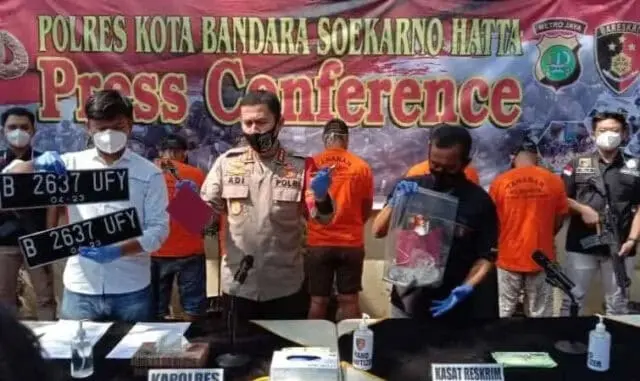 Nekat, Spesialis Pencuri Shower dan Keran Mahal Beraksi di Kantor Polisi Nekat, Spesialis Pencuri Shower dan Keran Mahal Beraksi di Kantor Polisi