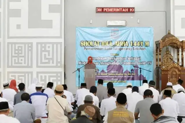 Walikota Tangsel Sholat Iedul Adha di Masjid Al Ihtishom Walikota Tangsel Sholat Iedul Adha di Masjid Al Ihtishom