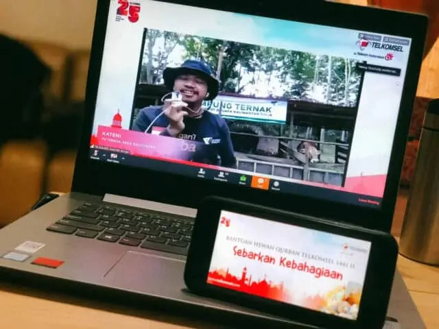 Telkomsel Salurkan Hewan Kurban Kepada 43.000 Penerima Manfaat Telkomsel Salurkan Hewan Kurban Kepada 43.000 Penerima Manfaat