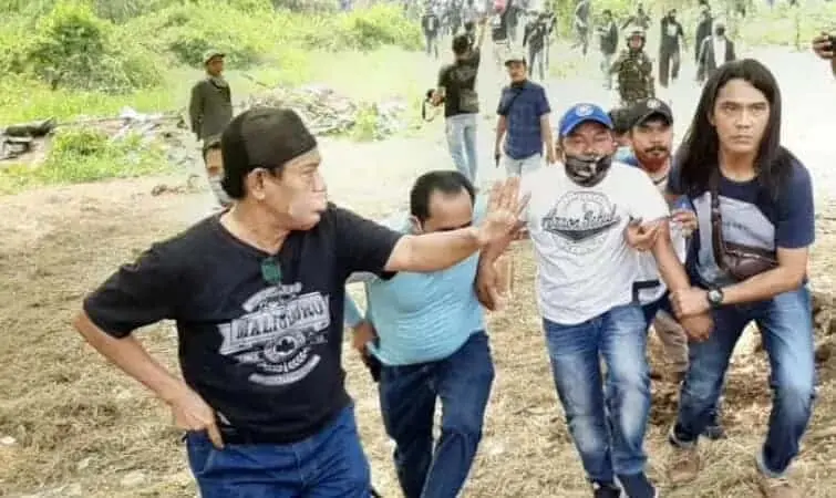 Memanas, Sengketa Lahan Dua Kelompok Ormas Terlibat Bentrok di Pinang Memanas, Sengketa Lahan Dua Kelompok Ormas Terlibat Bentrok di Pinang