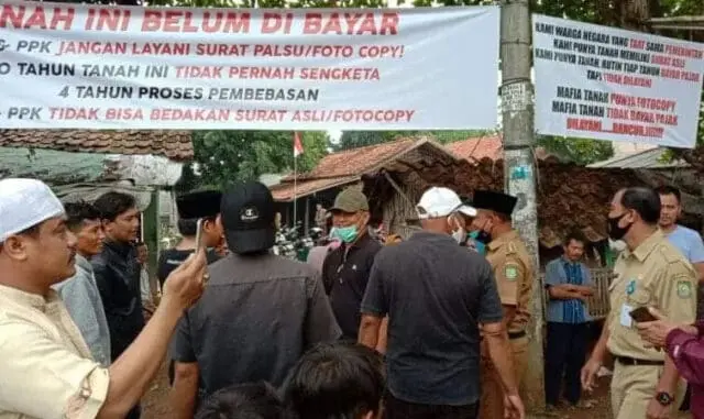 Ganti Rugi Belum Dibayar, Warga Tolak Eksekusi Lahan Proyek TOL JORR II