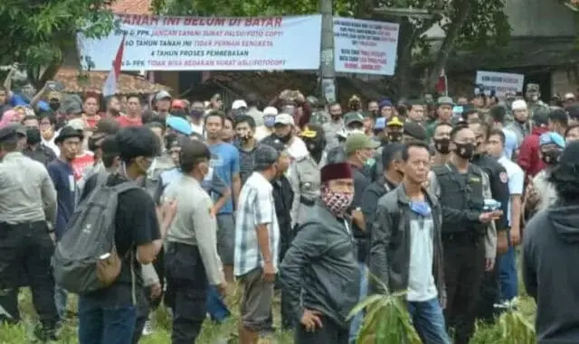 Ganti Rugi Belum Dibayar, Warga Tolak Eksekusi Lahan Proyek TOL JORR II Ganti Rugi Belum Dibayar, Warga Tolak Eksekusi Lahan Proyek TOL JORR II