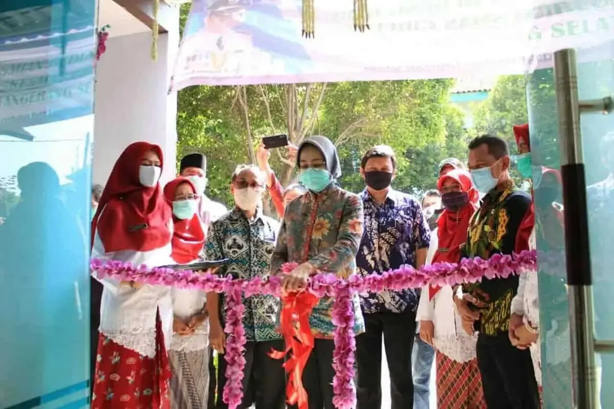 Walikota Tangsel Resmikan Puskesmas Cireundeu Walikota Tangsel Resmikan Puskesmas Cireundeu