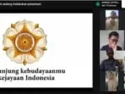 Mahasiswa UGM Ajak Warga Tanjungjaya Gunakan Pupuk Organik Cair Mahasiswa UGM Ajak Warga Tanjungjaya Gunakan Pupuk Organik Cair