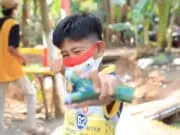 Warga Parung Serab Kota Tangerang Isi Masa New Normal Dengan Main Katapel Warga Parung Serab Kota Tangerang Isi Masa New Normal Dengan Main Katapel