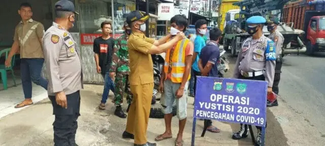 Cegah Penyebaran Covid-19, Tiga Pilar Kecamatan Curug Gelar Operasi Yustisi Cegah Penyebaran Covid-19, Tiga Pilar Kecamatan Curug Gelar Operasi Yustisi