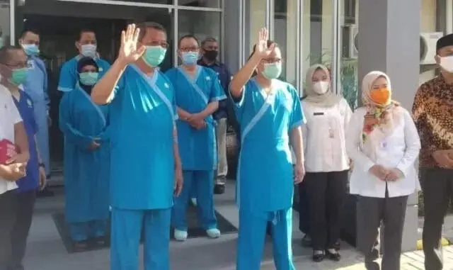 Tiga Paslon Pilkada Tangsel Jalani Test Kesehatan di RSUD Kabupaten Tangerang Tiga Paslon Pilkada Tangsel Jalani Test Kesehatan di RSUD Kabupaten Tangerang