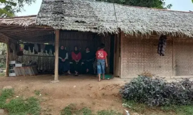Puluhan Warga Kabupaten Bogor Tinggal Digubuk Reot, Dimana Pemerintah? Puluhan Warga Kabupaten Bogor Tinggal Digubuk Reot, Dimana Pemerintah?