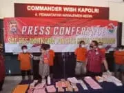 8 Pengedar dan Seorang Pengguna Narkoba Diamankan SatresNarkoba Polresta Tangerang 8 Pengedar dan Seorang Pengguna Narkoba Diamankan SatresNarkoba Polresta Tangerang