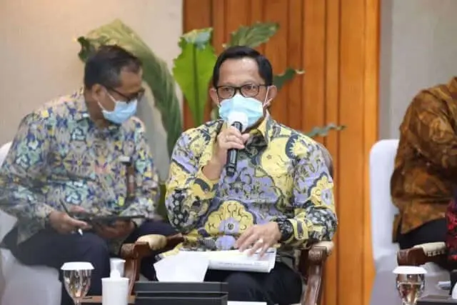 Mendagri Nilai Omnibus Law UU Cipta Kerja Akan Mempermudah Masyarakat Membuka Usaha Mendagri Nilai Omnibus Law UU Cipta Kerja Akan Mempermudah Masyarakat Membuka Usaha