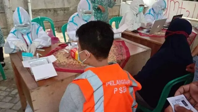 84 Pelanggar Prokes di Rapid Test, 3 Orang Reaktif 84 Pelanggar Prokes di Rapid Test, 3 Orang Reaktif