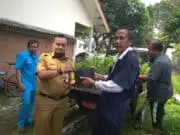 DKP Kota Tangerang Bagikan Bibit Sayuran ke Masyarakat Cipondoh DKP Kota Tangerang Bagikan Bibit Sayuran ke Masyarakat Cipondoh