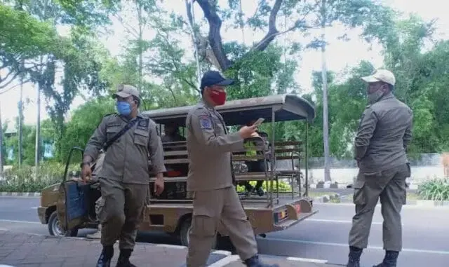 Anjal Mengaku Dintimidasi Saat Dirazia Satpol PP Kota Tangerang, Gitarnya Juga Raib Anjal Mengaku Dintimidasi Saat Dirazia Satpol PP Kota Tangerang, Gitarnya Juga Raib