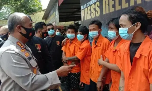 4 Pelaku Geng Motor Diringkus di Cipondoh Kota Tangerang 4 Pelaku Geng Motor Diringkus di Cipondoh Kota Tangerang