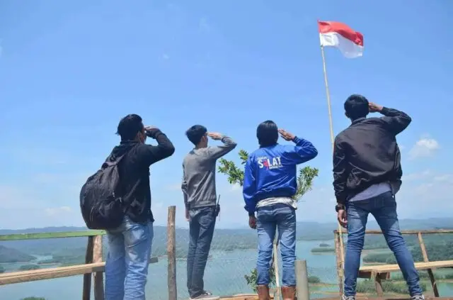 Kepekaan Generasi Muda Sebagai Generasi Penerus Bangsa Kepekaan Generasi Muda Sebagai Generasi Penerus Bangsa