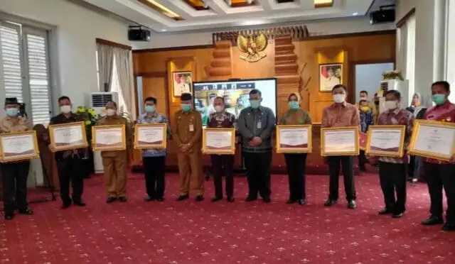Gubernur Banten Raih Penghargaan Peduli HAM 2020 Gubernur Banten Raih Penghargaan Peduli HAM 2020