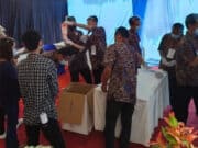 Pilkada Tangsel, Putri Wakil Presiden Dapat 1 Suara di TPS Dekat Kediaman Airin Pilkada Tangsel, Putri Wakil Presiden Dapat 1 Suara di TPS Dekat Kediaman Airin