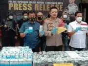 Gudang Exymer dan Tramadol di Cipondoh Diungkap, 2 Pelaku Diamankan 1 Buron Gudang Exymer dan Tramadol di Cipondoh Diungkap, 2 Pelaku Diamankan 1 Buron