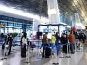 Jelang Nataru, Begini Antrean Panjang Rapid Test Antigen di Bandara Soetta Jelang Nataru, Begini Antrean Panjang Rapid Test Antigen di Bandara Soetta