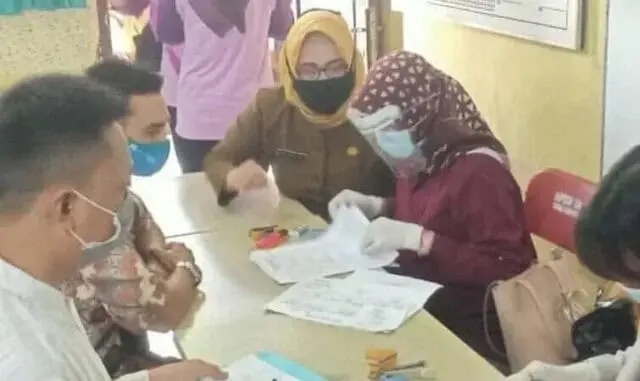 100.083 Pelaku UMKM se-Kota Tangerang Terima BSMUM Senilai Rp 1juta 100.083 Pelaku UMKM se-Kota Tangerang Terima BSMUM Senilai Rp 1juta