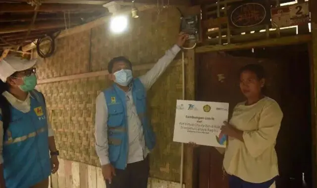 689 Warga Banten Dapat Listrik Gratis dari PLN Peduli 689 Warga Banten Dapat Listrik Gratis dari PLN Peduli