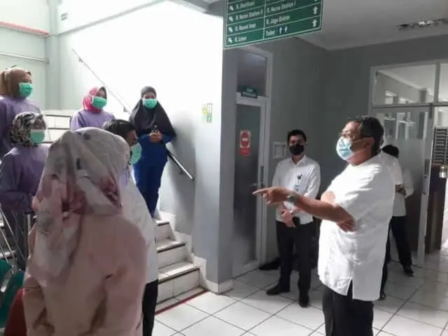 Pemkot Tangsel Pastikan Kesiapan Tempat Transit Pasien Covid-19 Pemkot Tangsel Pastikan Kesiapan Tempat Transit Pasien Covid-19