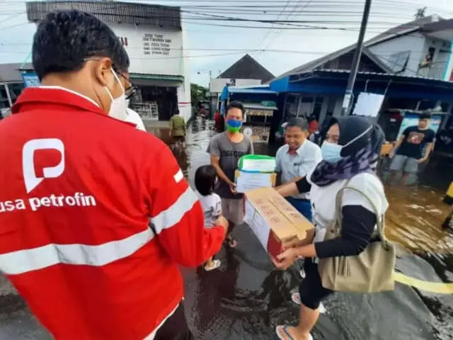 Elnusa Petrofin Salurkan Bantuan Logistik Korban Banjir Kalsel Elnusa Petrofin Salurkan Bantuan Logistik Korban Banjir Kalsel