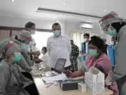 Wakil Walikota Tangsel Pantau Vaksinasi Tenaga Medis Wakil Walikota Tangsel Pantau Vaksinasi Tenaga Medis