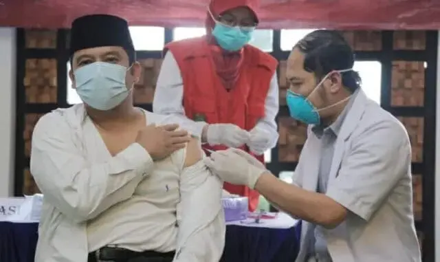 Wali Kota Tangerang Vaksin Sinovac ke- Dua, Sachrudin Vaksinasi Pertama Wali Kota Tangerang Vaksin Sinovac ke- Dua, Sachrudin Vaksinasi Pertama