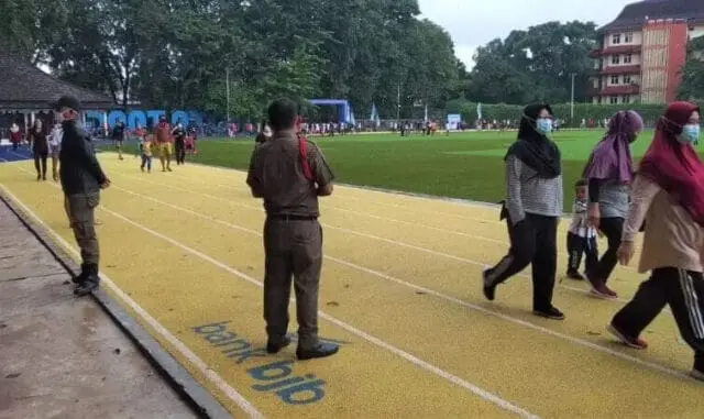 Perhatian ! Selama PSBB Alun-Alun Kota Tangerang Ditutup Perhatian ! Selama PSBB Alun-Alun Kota Tangerang Ditutup