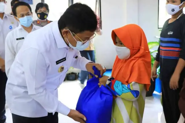 6.425 Paket Sembako Disebar Dalam Kegiatan Tangerang Bersedekah 6.425 Paket Sembako Disebar Dalam Kegiatan Tangerang Bersedekah