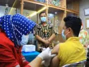 Wali Kota Pantau Vaksinasi Covid-19 Untuk Nakes Kota Tangerang Wali Kota Pantau Vaksinasi Covid-19 Untuk Nakes Kota Tangerang