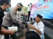 Sambut HPN 2021, Kapolresta Tangerang Bersama Jurnalis Bagikan 2.000 Masker dan Sembako Sambut HPN 2021, Kapolresta Tangerang Bersama Jurnalis Bagikan 2.000 Masker dan Sembako