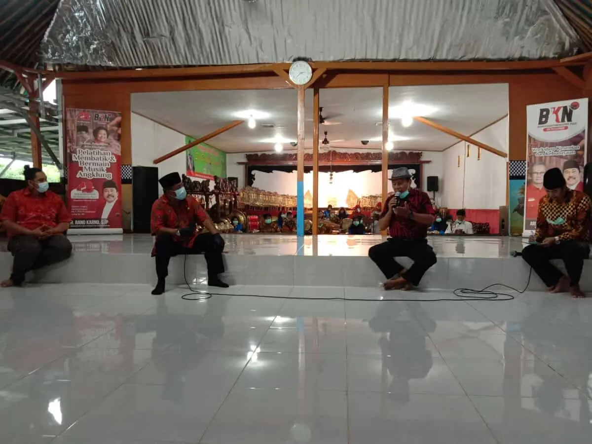 Maju Pilgub Rano Karno Dapat Dukungan Seniman dan Budayawan Kota Tangerang Maju Pilgub Rano Karno Dapat Dukungan Seniman dan Budayawan Kota Tangerang