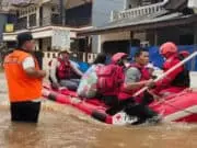 Banjir di Pinang Griya 936 KK di Evakuasi, PMI Bersama OKP Kota Tangerang Dirikan Dapur Umum Banjir di Pinang Griya 936 KK di Evakuasi, PMI Bersama OKP Kota Tangerang Dirikan Dapur Umum