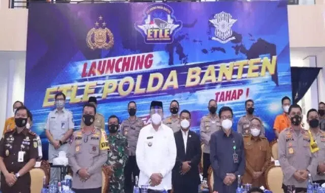 Terapkan E-TLE, Dirlantas Polda Banten Ajak Masyarakat Patuhi Aturan Berlalu Lintas Terapkan E-TLE, Dirlantas Polda Banten Ajak Masyarakat Patuhi Aturan Berlalu Lintas