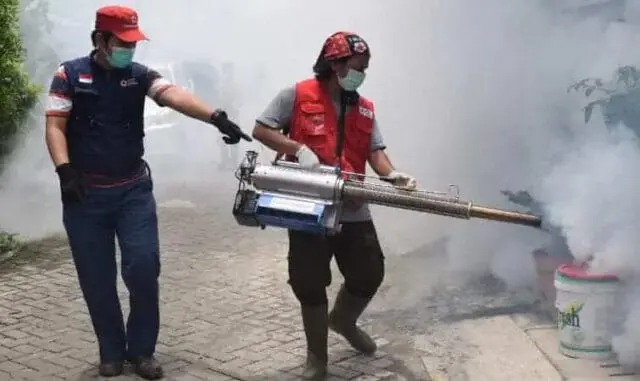 Berantas Aedes Aegypti, PMI Kota Tangerang Fogging Perumahan Warga