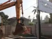 Tembok Jalan di Ciledug Dibongkar, Ahli Waris Ancam Bangun Kembali Tembok Jalan di Ciledug Dibongkar, Ahli Waris Ancam Bangun Kembali