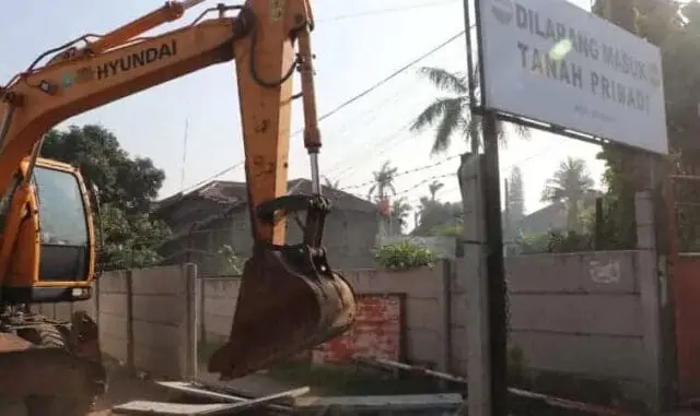 Tembok Jalan di Ciledug Dibongkar, Ahli Waris Ancam Bangun Kembali