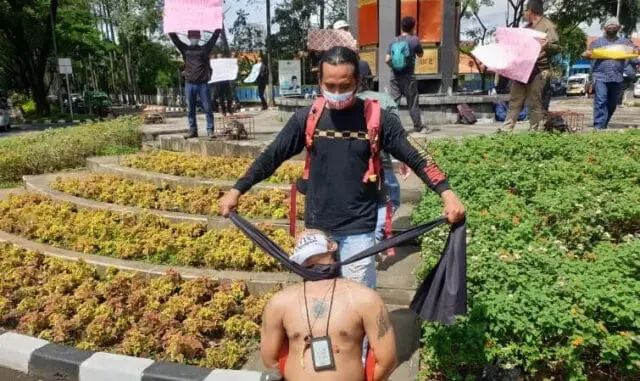 Wartawan Tangerang Minta Kapolri Tindak Tegas Oknum Aparat Aniaya Wartawan Tempo Wartawan Tangerang Minta Kapolri Tindak Tegas Oknum Aparat Aniaya Wartawan Tempo