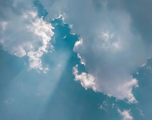 [Puisi] Langit Agustus