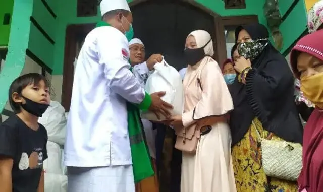 Jelang Ramadhan 1442 H, YFQ Salurkan Bansos dari Korem 052 Wijayakrama Jelang Ramadhan 1442 H, YFQ Salurkan Bansos dari Korem 052 Wijayakrama