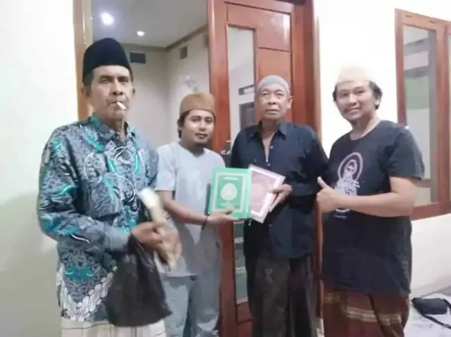 Komunitas Juang Lebak Bersama Rumah Aspirasi MHJB Berbagi Al Qur'an di Bulan Ramadhan Komunitas Juang Lebak Bersama Rumah Aspirasi MHJB Berbagi Al Qur'an di Bulan Ramadhan