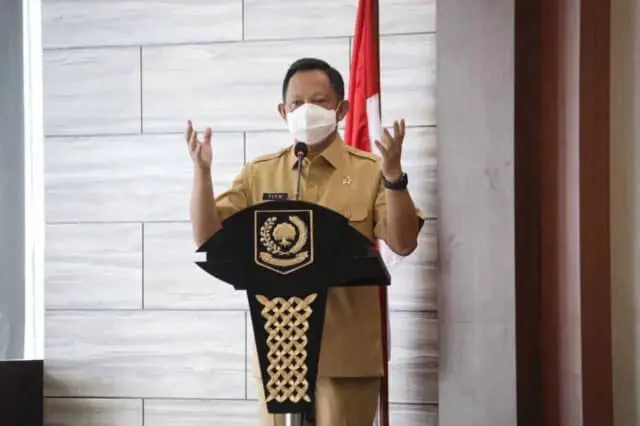 Mendagri Minta Masyarakat Tak Lengah Terapkan Prokes Mendagri Minta Masyarakat Tak Lengah Terapkan Prokes
