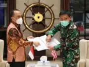Dukcapil Serahkan 53 Akta Kematian Awak KRI Nanggala 402
